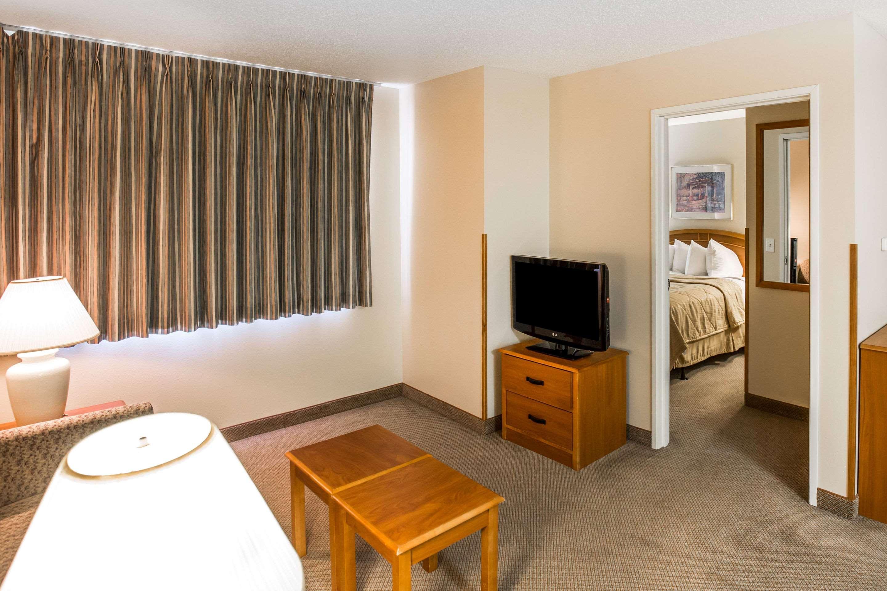 เมนสเตย์ สวีทส์ Hotel Dubuque ภายนอก รูปภาพ