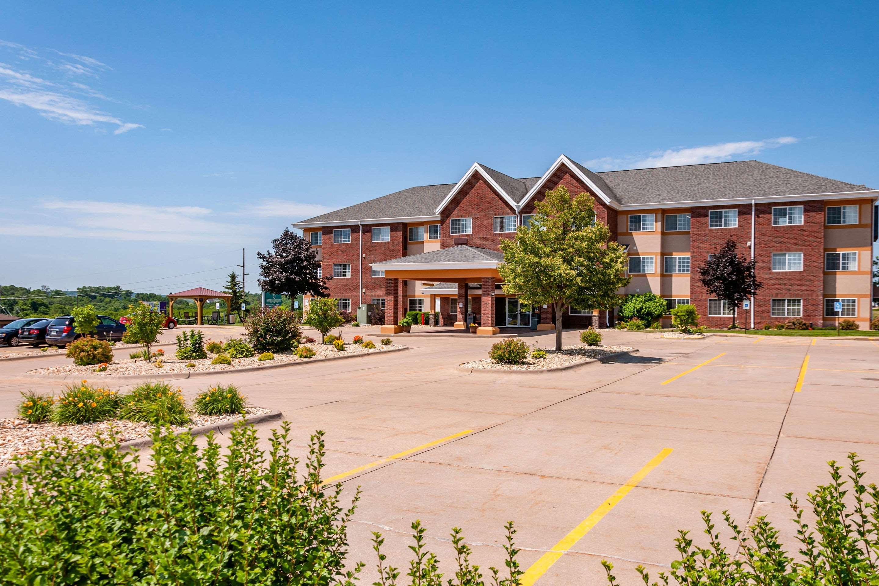 เมนสเตย์ สวีทส์ Hotel Dubuque ภายนอก รูปภาพ