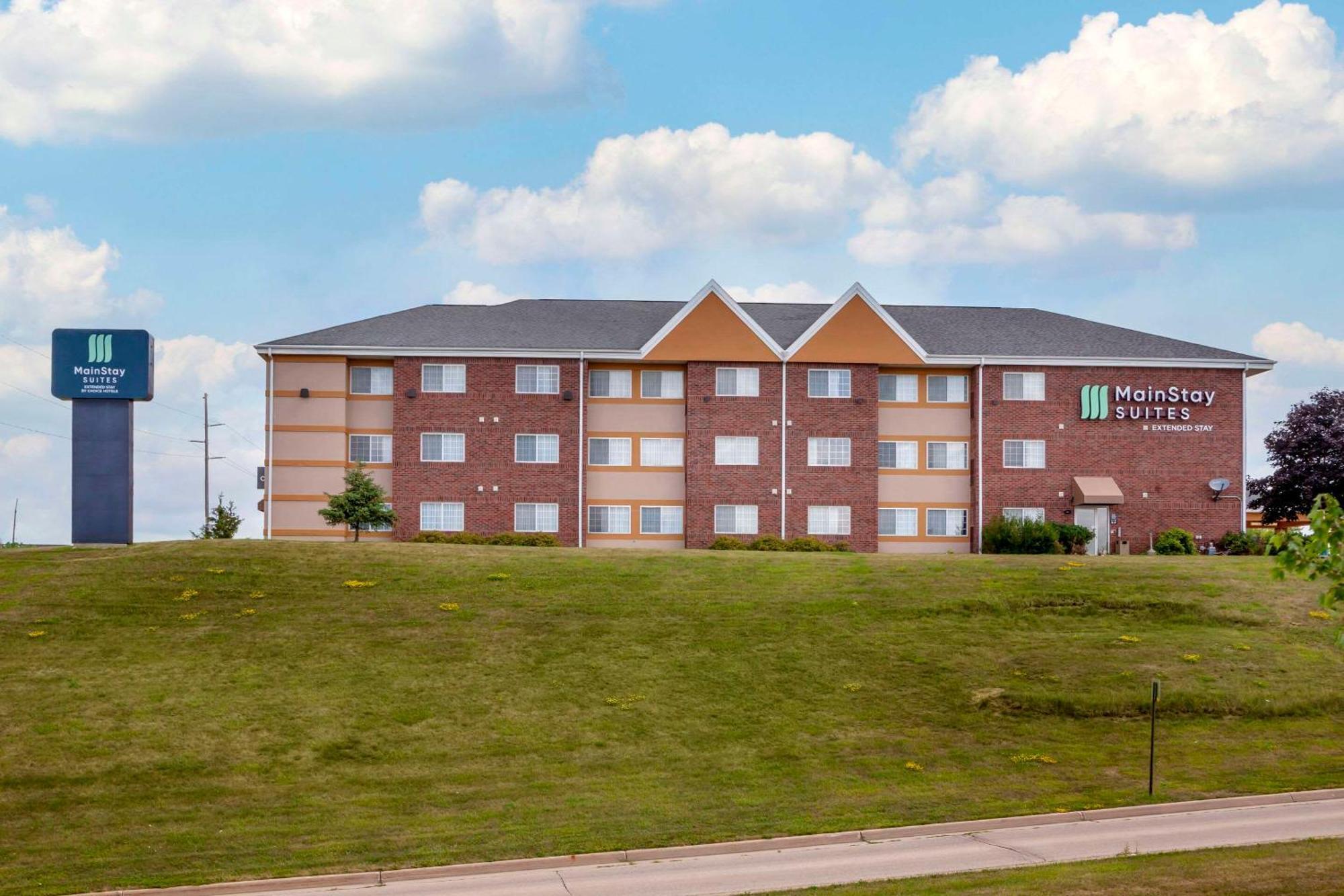 เมนสเตย์ สวีทส์ Hotel Dubuque ภายนอก รูปภาพ