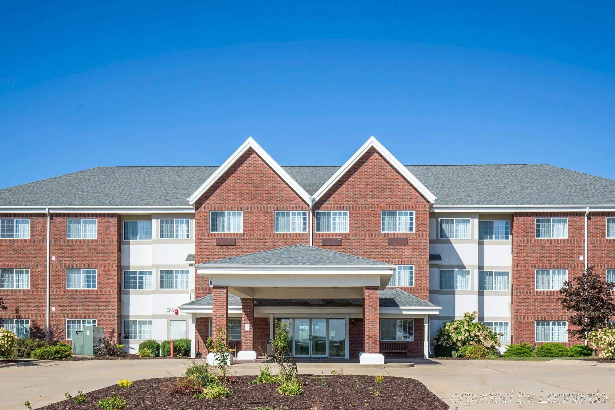 เมนสเตย์ สวีทส์ Hotel Dubuque ภายนอก รูปภาพ