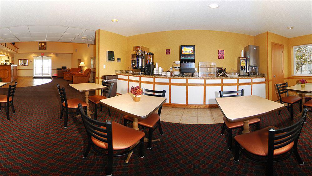 เมนสเตย์ สวีทส์ Hotel Dubuque ภายนอก รูปภาพ